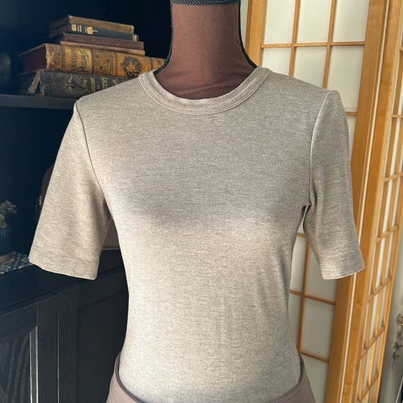 Perfect Tee - Picture 2 of 5